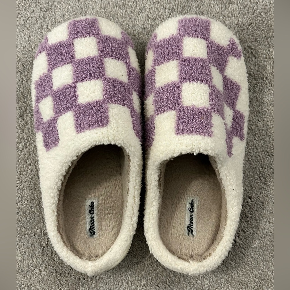 Mooncake Slippers - Purple Checker. GUC.